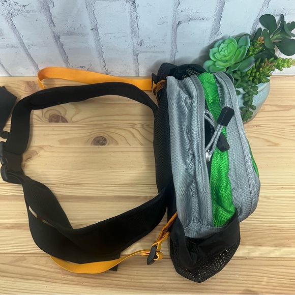 Marmot Biospan Walkabout Lumbar Pack Green Zippered Hiker Pack Shoulder Strap - Picture 2 of 12